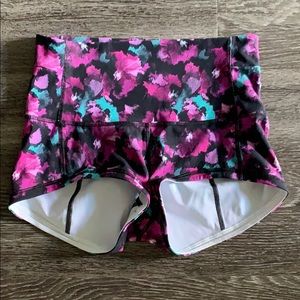 Lululemon 2” Wunder Under short